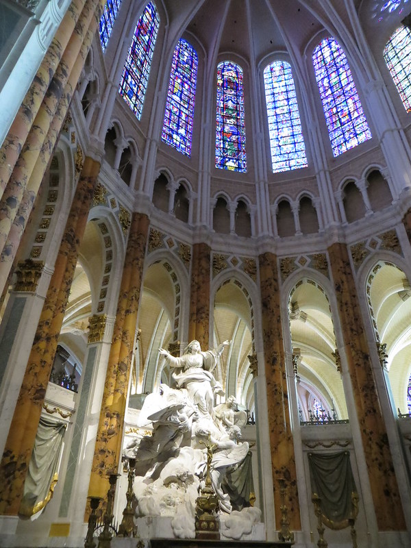 Chartres interior