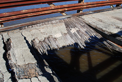 pony truss swing movable bridge drawbridge island cow bayou cormier road bridgecity orange county texas abandoned decay vanishing pontist united states north america