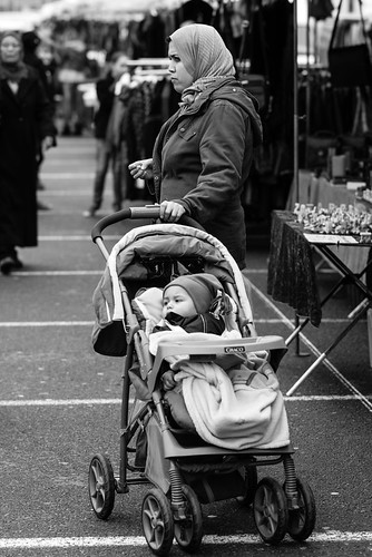 france nikon streetphotography 85mm bretagne streetview lannion photographiederue