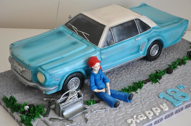 Car Cake Ford 1969 customised by Comper Cakes