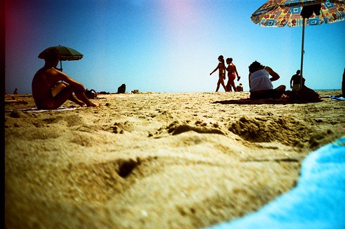 life summer sky people italy sun color film beach colors analog lomo xpro lomography san iso lightleaks chrome sicily 100 leone agrigento ratseyeview peppopeppo puddicinu cockroachsview