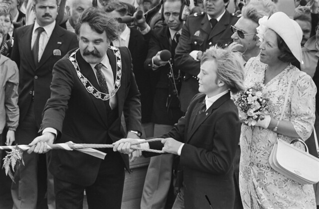Willemsbrug opening WA en Beatrix, 1 juli 1981