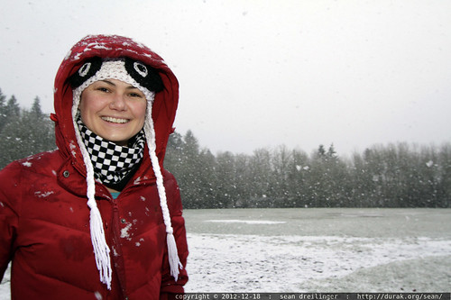 rachel, walking home from school in the falling snow    MG 0593