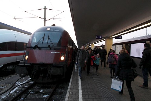 ÖBB 'Railjet' train led by driving trailer 80-90.722