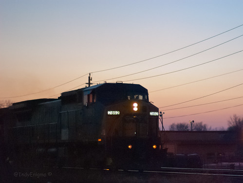 railroad pink blue sky orange train twilight locomotive csx d80