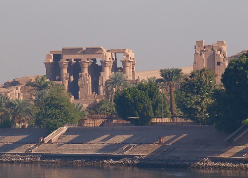 egypt komombo nile river rivernile temple komombotemple egyptian trees shadows palmtrees columns