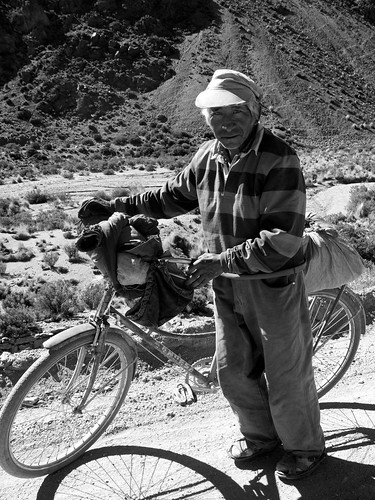 portrait people blackandwhite bw argentina contrast portraits blackwhite oldman jujuy argentino bycycle norteargentino