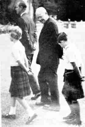 1960 winston churchill #prince philip #Duke of Edinburgh #Princess Anne #Prince Charles ar Balmoral