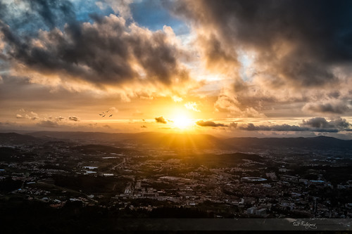 sunset pordosol sky panorama sun sol portugal clouds soleil nikon ciel guimaraes nuages ceu coucherdesoleil penha d700 nuvas paulrodriguesphotographies