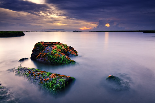 bali seascape beach rock sunrise indonesia landscape moss nikon day cloudy hard ruin tokina filter lee nd graduated waterscape gnd 1116mm manyar d7000