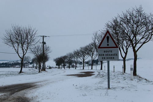 winter snow sign landscape scenery hiver roadtrip promenade roadsign neige signalisation non paysage lorraine 54 panneau 57 roue balade moselle meurthe degagée