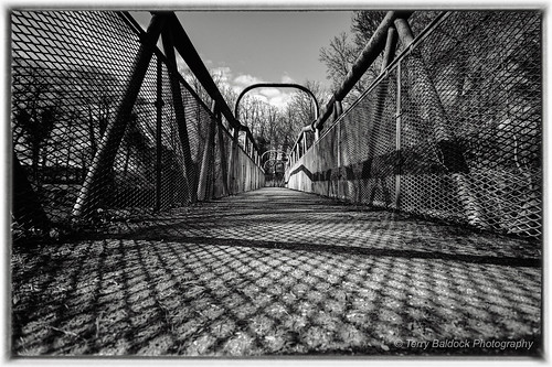 sun river shadows mesh footbridge surrey dorking tubular hdr silverefexpro2 eltel63 terrybaldock