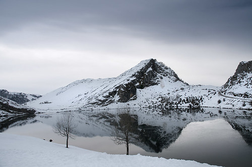 park parque españa lake snow mountains water de lago spain agua europa nieve asturias reflect national reflejo enol nacional picos mirrir elosoenpersona