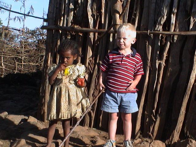 Children-playing-in-Ethiopia