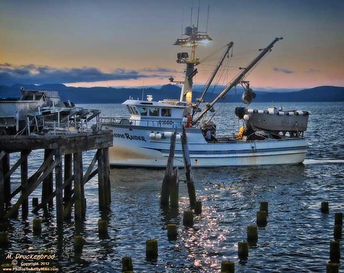 sunset oregon dock waterfront or columbiariver maritime fishingboats astoriaoregon astoriaharbor