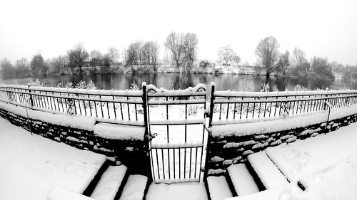 bw snow canon river eos severn worcester hikey 5dmkiii