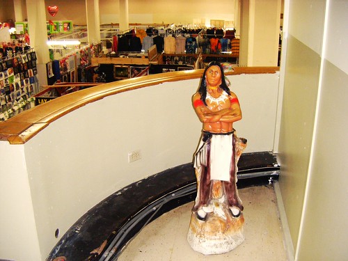 indian nativeamerican fresno mezzanine fultonmall gottschalks indoorfleamarket