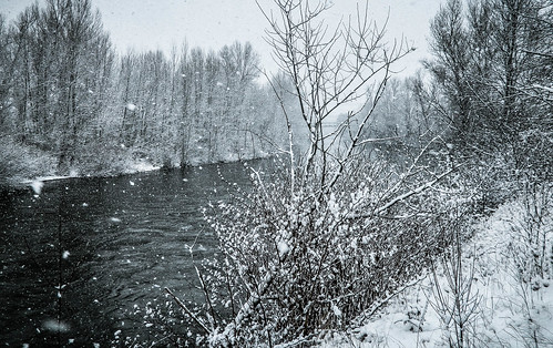 morning travel blue winter sunset bw mountain lake snow black france cold detail tree water river movie landscape photo picture like angry snowfall crush hdr auvergne