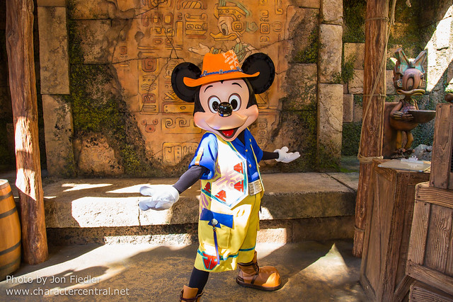 TDR Oct 2012 - Meeting Mickey and Minnie