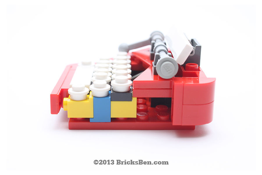 BricksBen - LEGO Typewriter - Cross Section