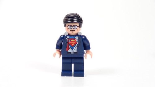 Clark Kent Minifigure from Lego Batman: The Movie DC Superheroes Unite DVD
