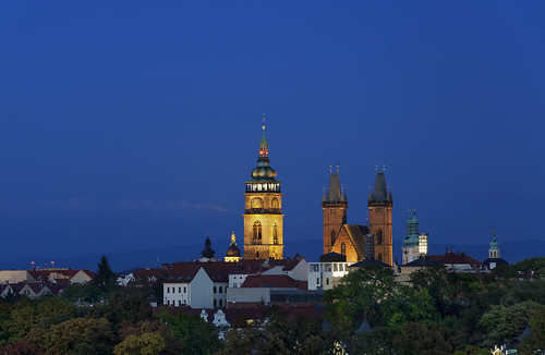 city trees sky white house building tower home skyline architecture night gold town twilight nikon europe cityscape view rooftops cathedral dusk balcony centre clear czechrepublic historical bluehour hdr d90 hradeckralove