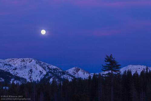 moon fullmoon moonrise crystalrange snowmountains vanvleckbunkhouse