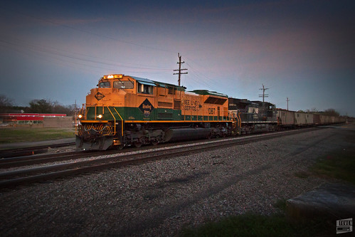 railroad sunset heritage train reading dusk norfolk line bee southern railfan waverly 1067