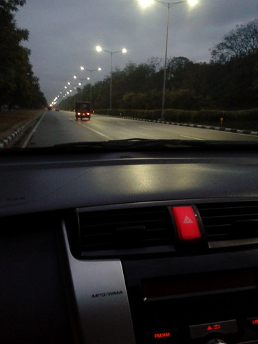 road car drive evening twilight flickrfriday whennightfalls