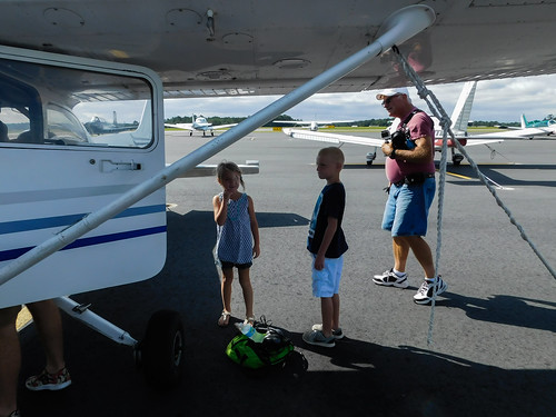 grandkids grandchildren family flying flight airplane aircraft aviation firstflight cessna 172 n440fa