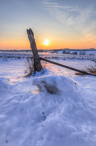 winter sunset sky sun white snow cold nature field grass wisconsin rural fence landscape frozen post pentax farm freeze chilly chill hdr k5 greencounty tonemapped phoomatix da15