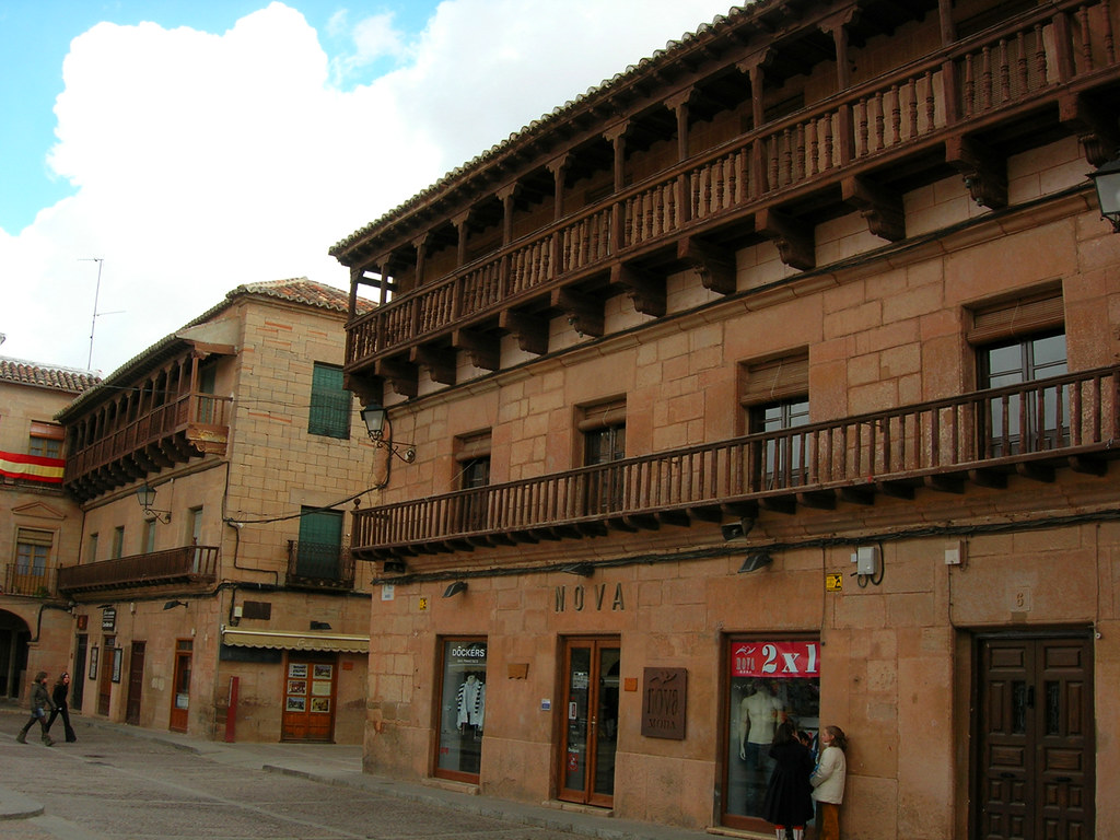 Balconadas de madera de la Plaza Mayor. Villanueva de los Infantes