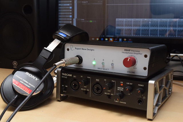 音楽制作に特化したneveのヘッドフォンアンプ Rnhpが快適だ 藤本健の Dtmステーション