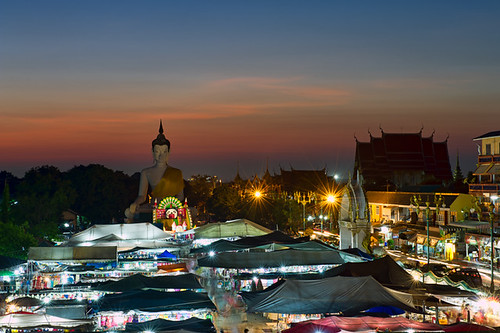 light sunset sky people cloud architecture thailand temple twilight market dusk buddha culture samutprakan totallythailand