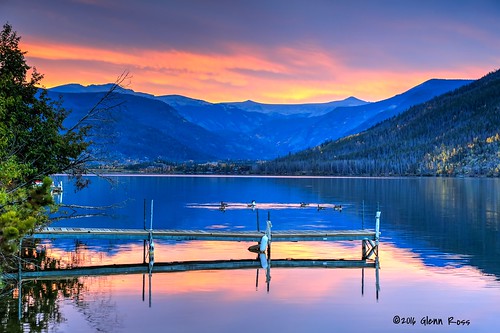 grandlake colorado unitedstates us shadow mountain lake sunrise blue hour rocky mountains dock