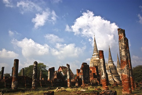 Wat Phra Si Sanphet with Wihaan Phra Mongkon Bophit in the background