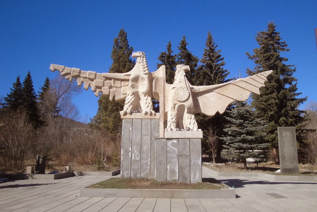Tsaghkadzor, Monument Eagles, 2014.03.21