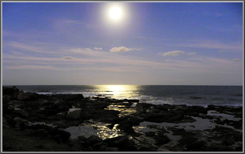 ocean moon evening nikon rocks moonrise p100