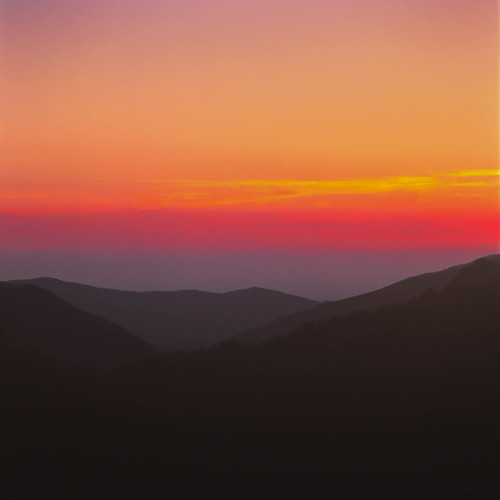 pink sunset orange mountains film yellow slidefilm hasselblad smokymountains 120mm iso50 canoscan9000f