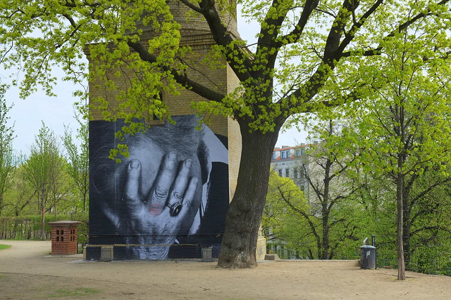 streetart | jr - the wrinkels of the city | berlin