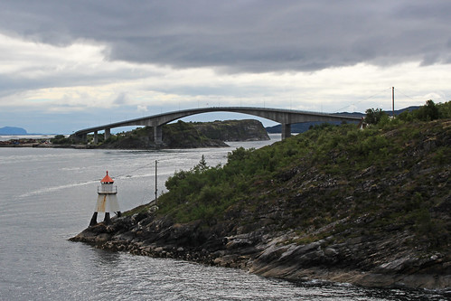 stokkøybridge stokkøybrua stokkoybridge stokkoybrua beacon 15thjuly july2016 norway norwayholiday bridge stokksundet stokksundetstrait