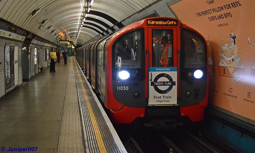 11030 - First Victoria line Night Tube Service - Pimlico