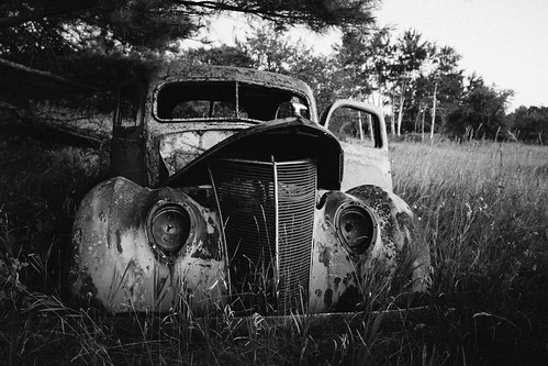 car jalopy abandoned mi rust beaverisland vintage michigan unitedstates us