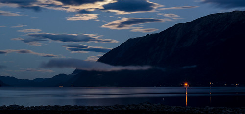 landscape landschap meer nacht night noorwegen norge norway spiegeling lake reflectie reflection silhouette telemark no smcpentaxda40mmf28limited smcpda40mmf28 moon maan
