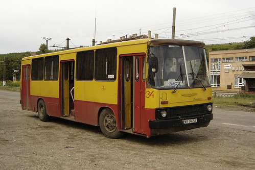 ikarus bus