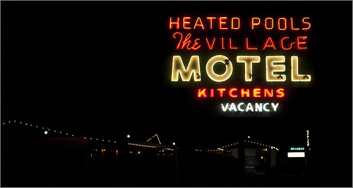 california sign night vintage us photo highway neon motel jackson leon sierras eastern 395 us395 riverbear