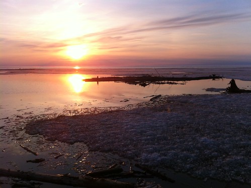 sunset canada ice frozen melting nt nwt northwestterritories greatslavelake hayriver