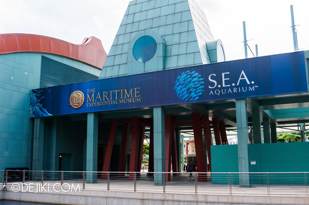 Marine Life Park Singapore - S.E.A. Aquarium - entrance
