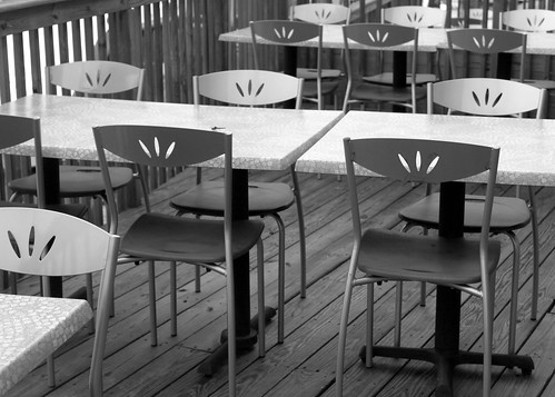blackandwhite table virginia pattern outdoor dining emptyseats wachapreague islandhouserestaurant