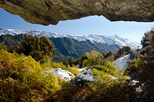 winter newzealand mountain snow rock shelter glenorchy tour201206290707 invincibleminetrack